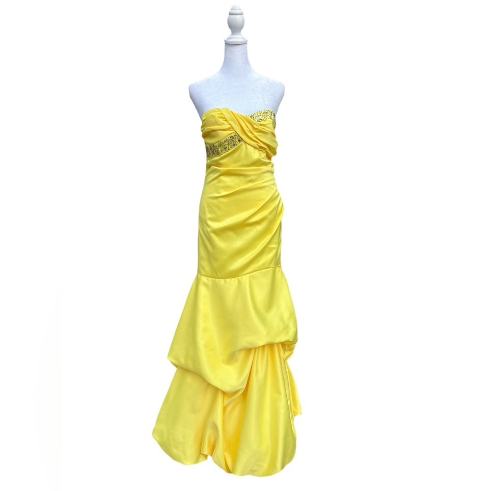 Size 7/8 Masquerade Yellow Strapless Prom Dress
